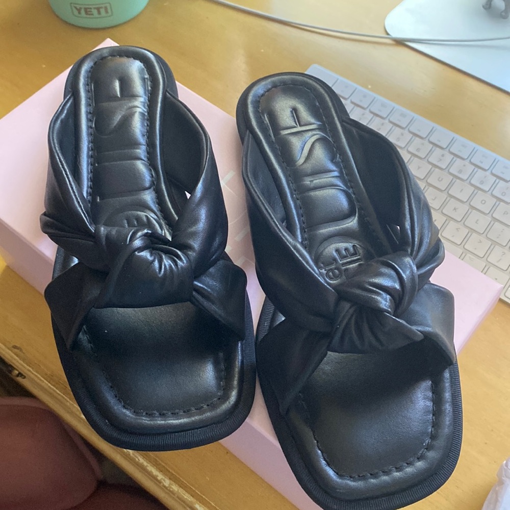 Louise et Cie Padded Black Leather Slides EUC